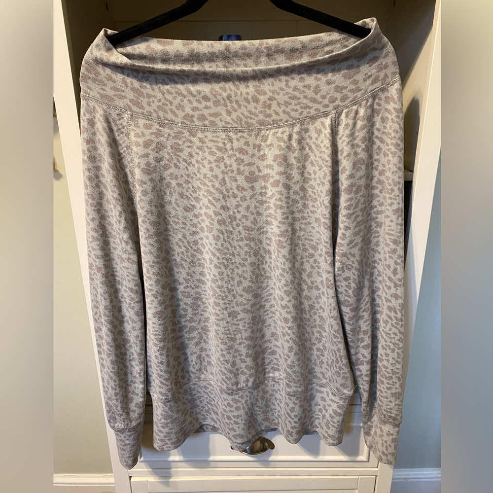 Mono B Animal Print, Gray on light blue/silver, off the shoulder, thin, cozy top